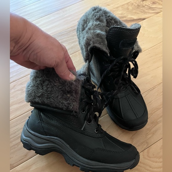 Clarks "Arctic Venture Cold Weather Boots, Size 8 - Picture 6 of 6